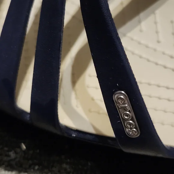 Crocs - Picture 2 of 6